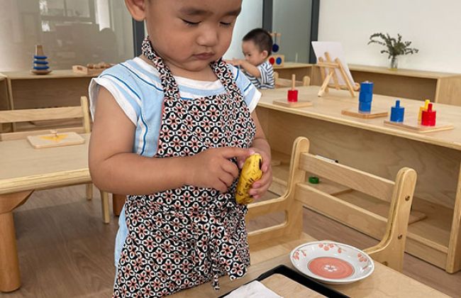 Những kỹ năng sống trẻ được rèn luyện tại trường học Montessori