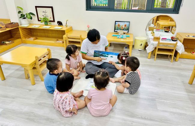 Montessori – phát triển nhận thức cho trẻ đúng cách, đúng thời điểm