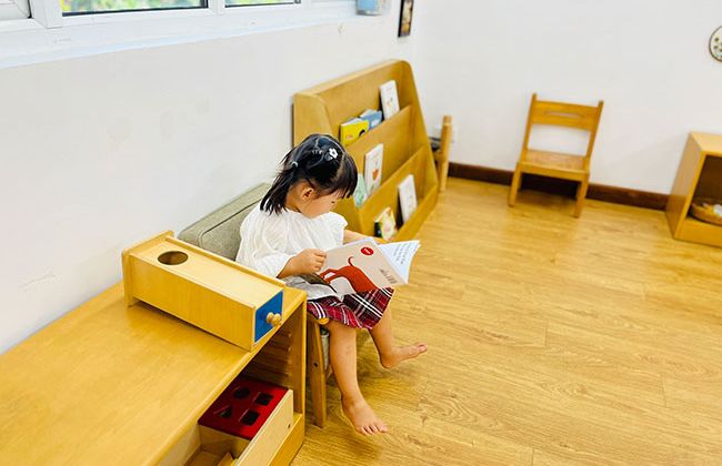 Đọc sách sớm có tác dụng như thế nào đối với trẻ?